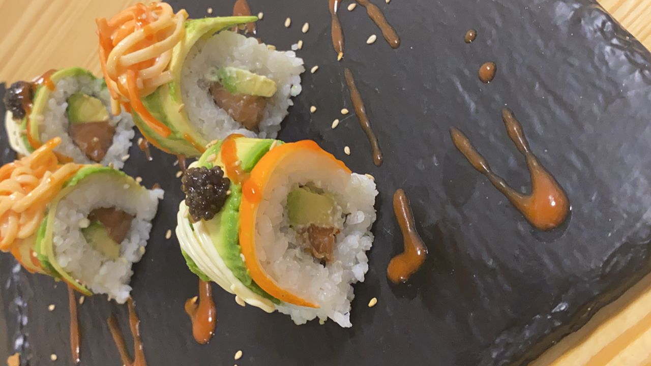 Sushi signature dragon roll(Avocat/saumon)